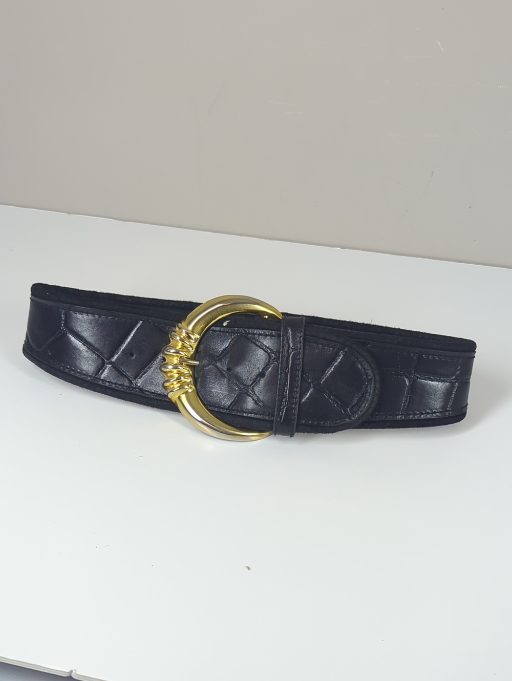 Vintage Express Black Quilted Leather Women’s Belt with Gold Buckle Suede Xs